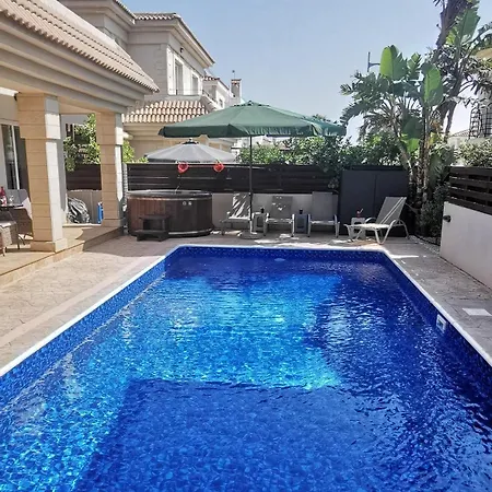 Great Maria Vilă Paralimni